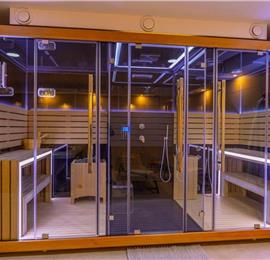 5 bedroom villa with pool near Crikvenica, sleeps 10